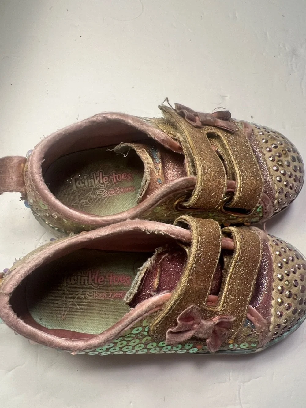 Kids Glitter Bow Strap Sneakers in Pink and Gold Used size 7.5 Girls